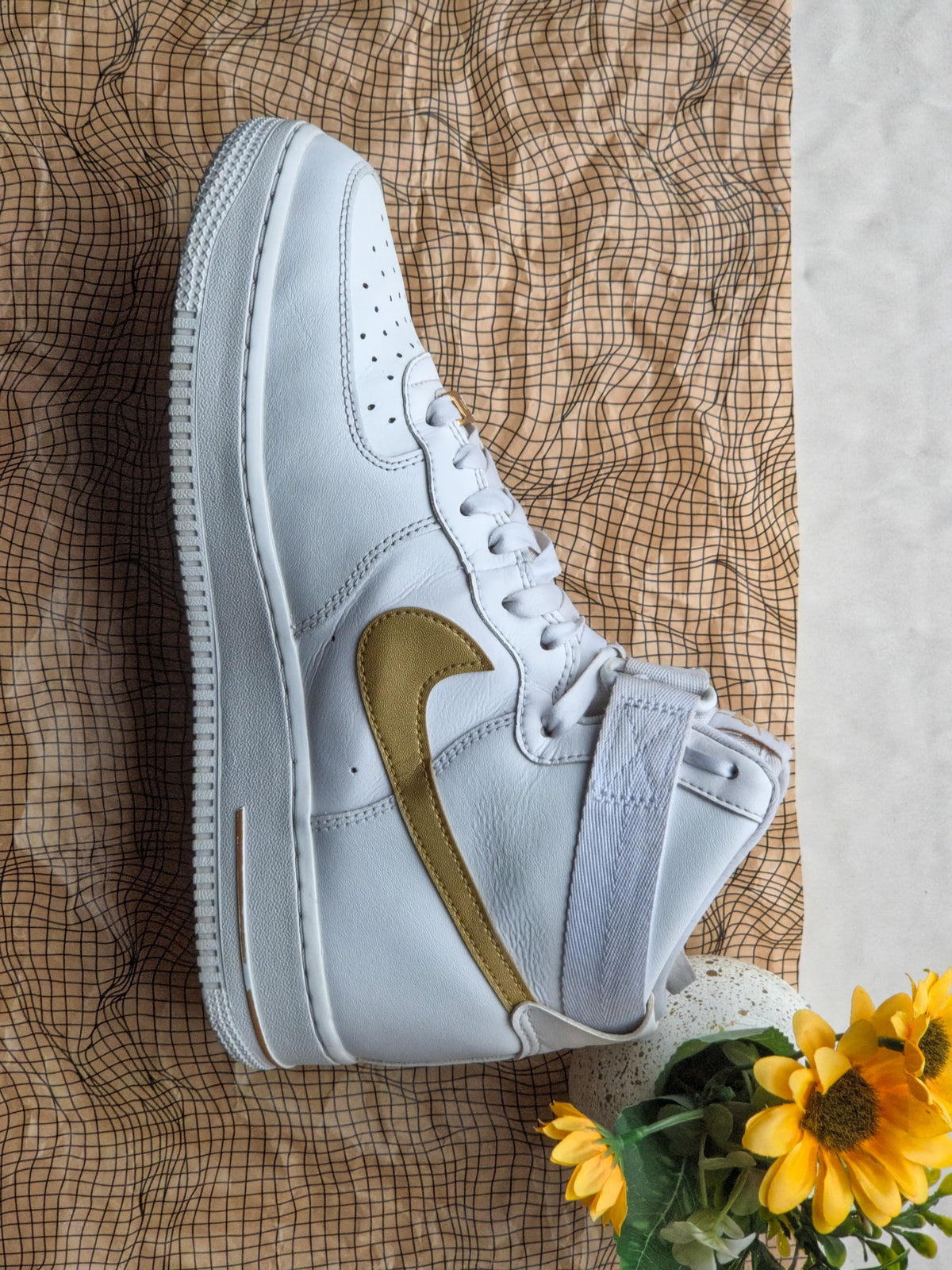 NIKE