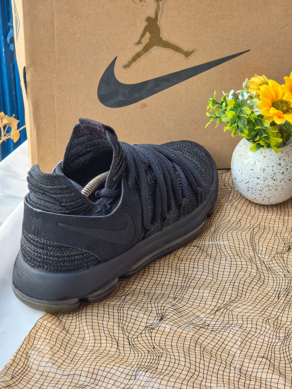 NIKE