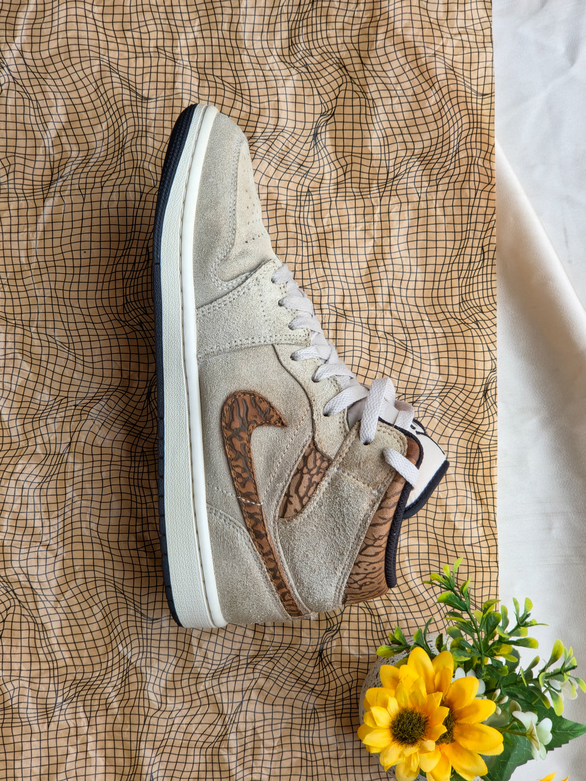 NIKE