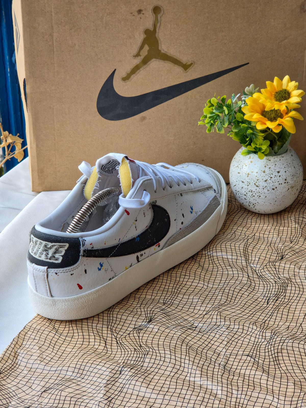 NIKE