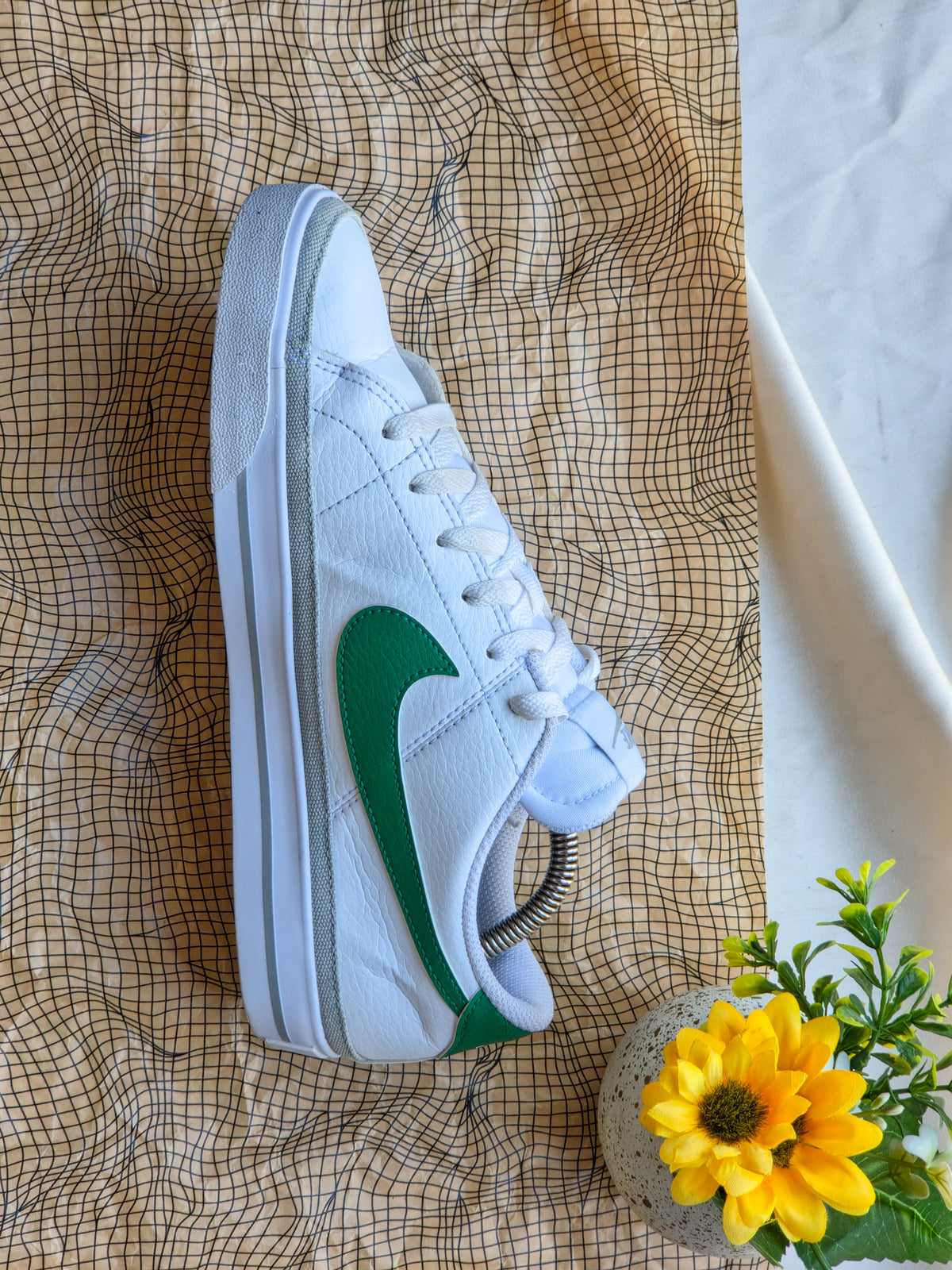 NIKE