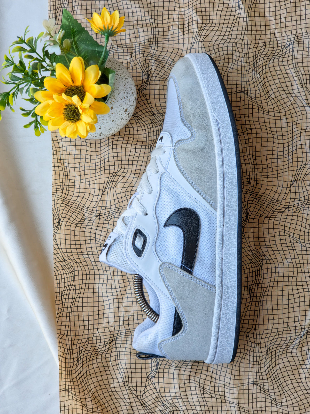 NIKE