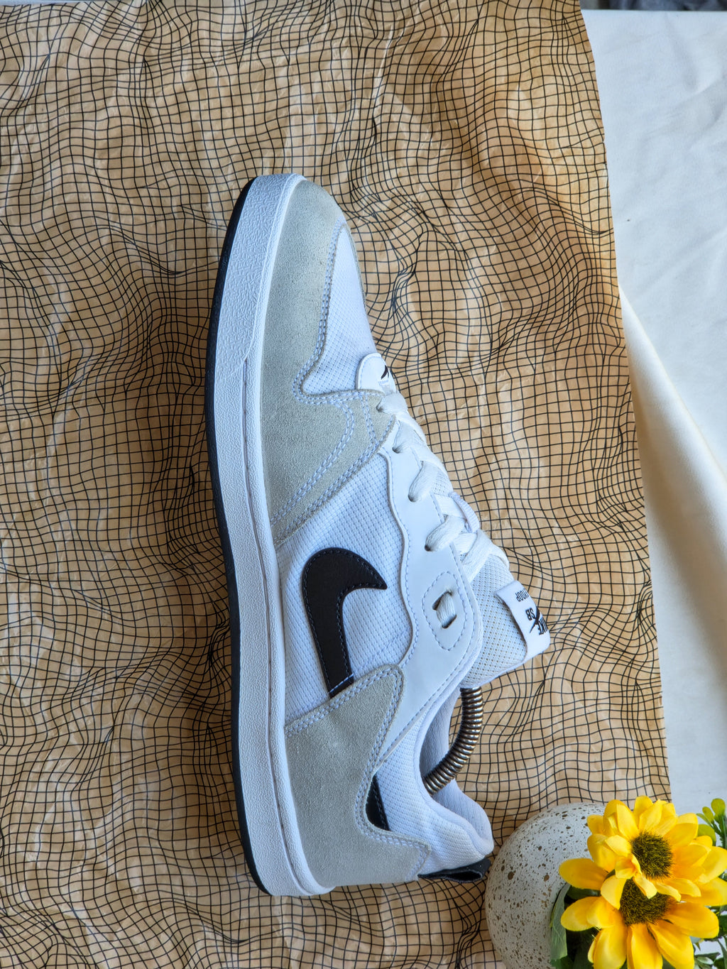 NIKE
