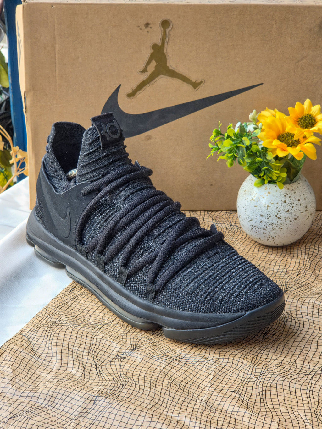 NIKE