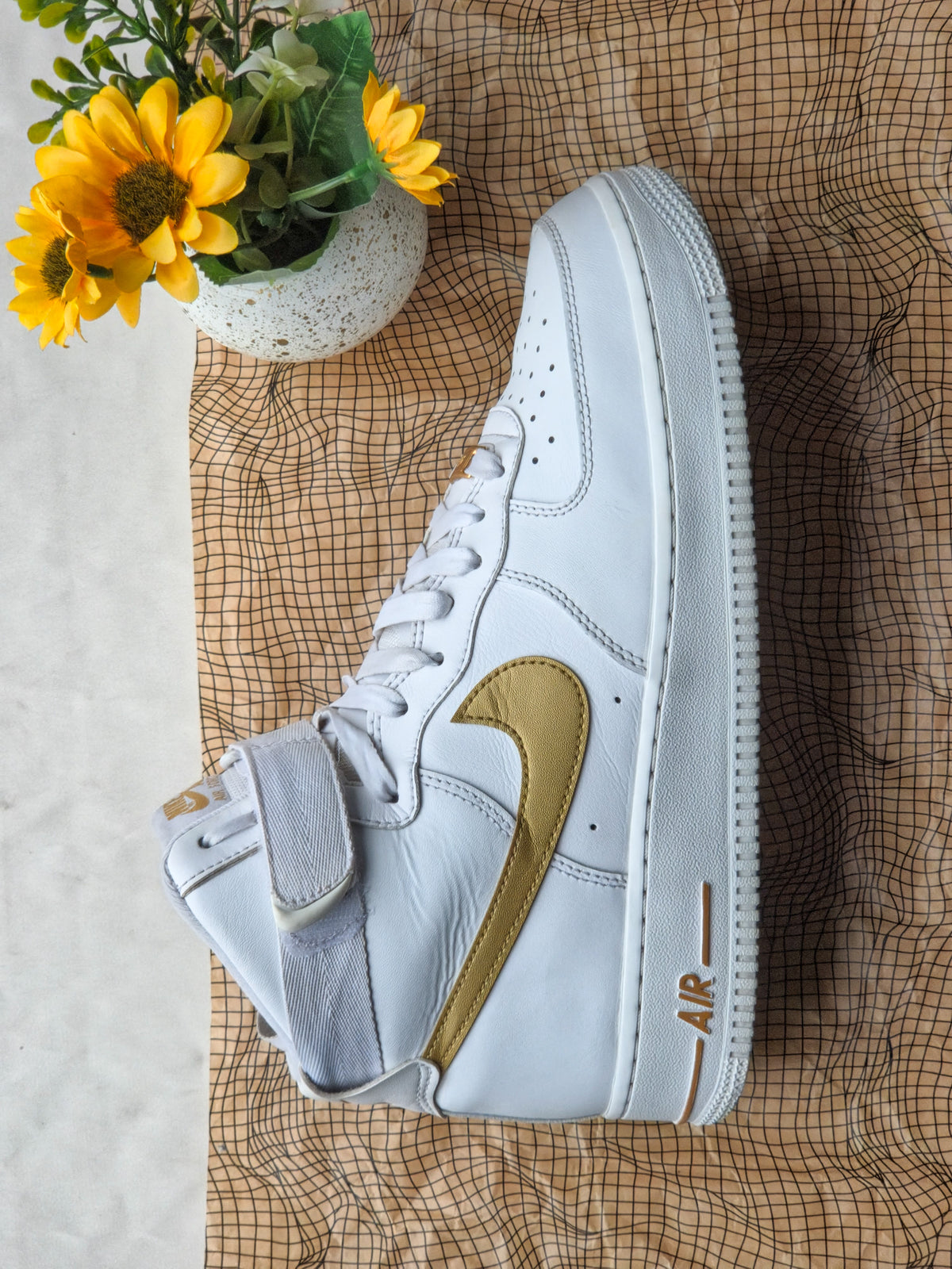 NIKE