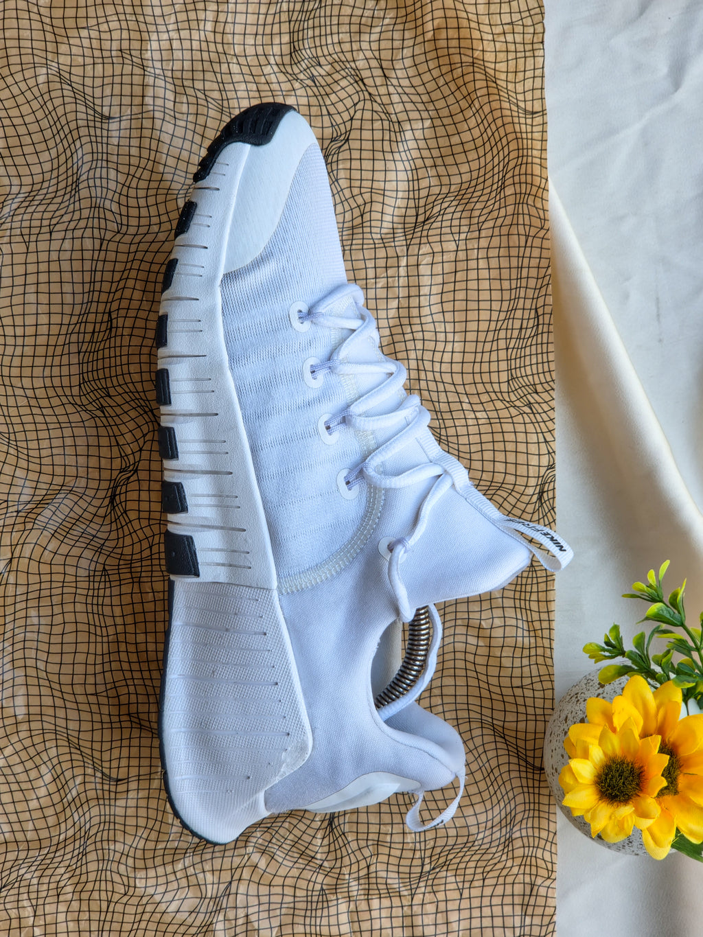 NIKE