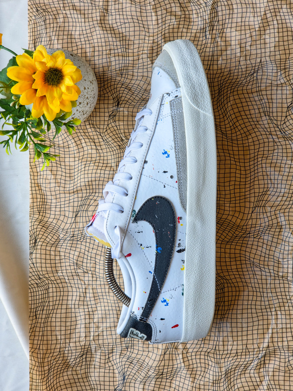 NIKE
