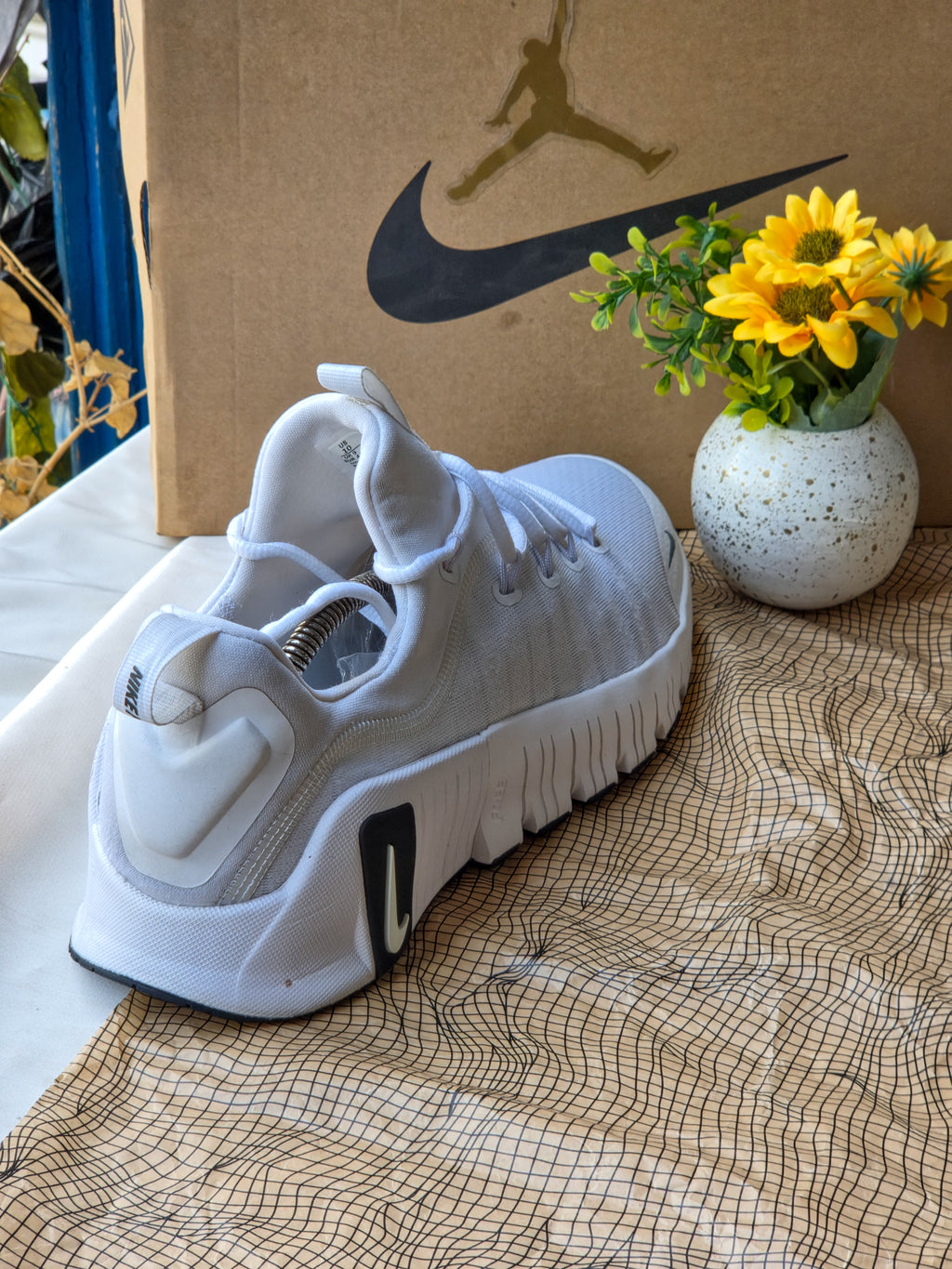 NIKE
