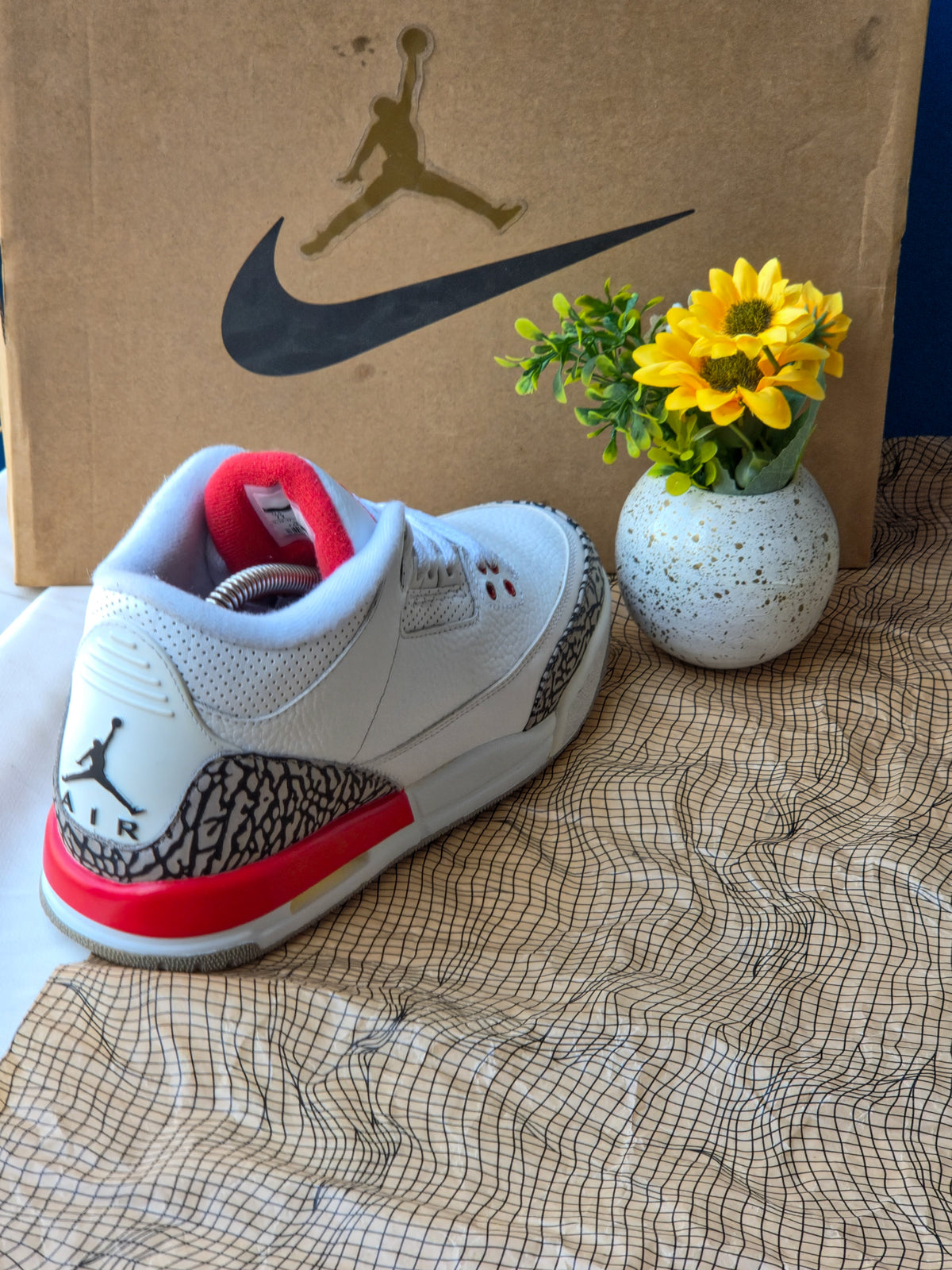 NIKE