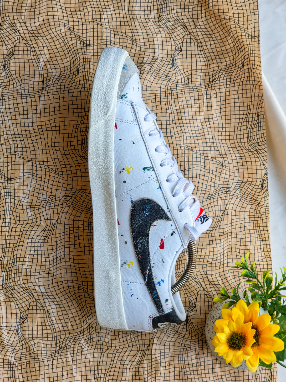 NIKE
